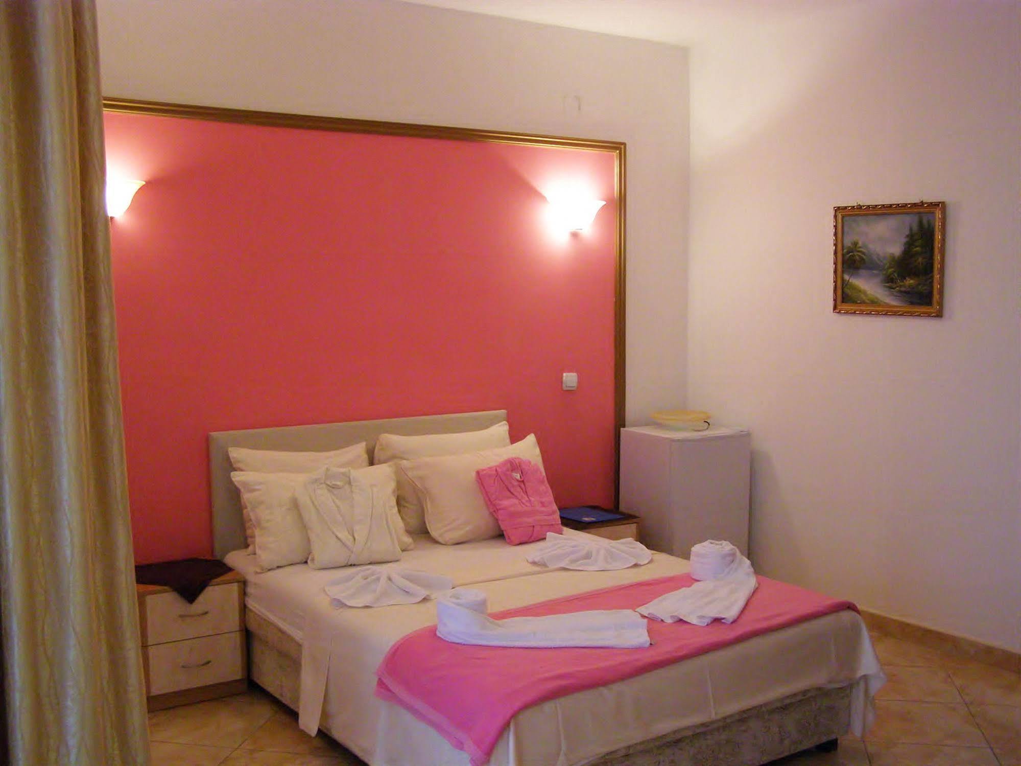Hotel Wellness & Spa Angelo Gabriel Petrovac المظهر الخارجي الصورة