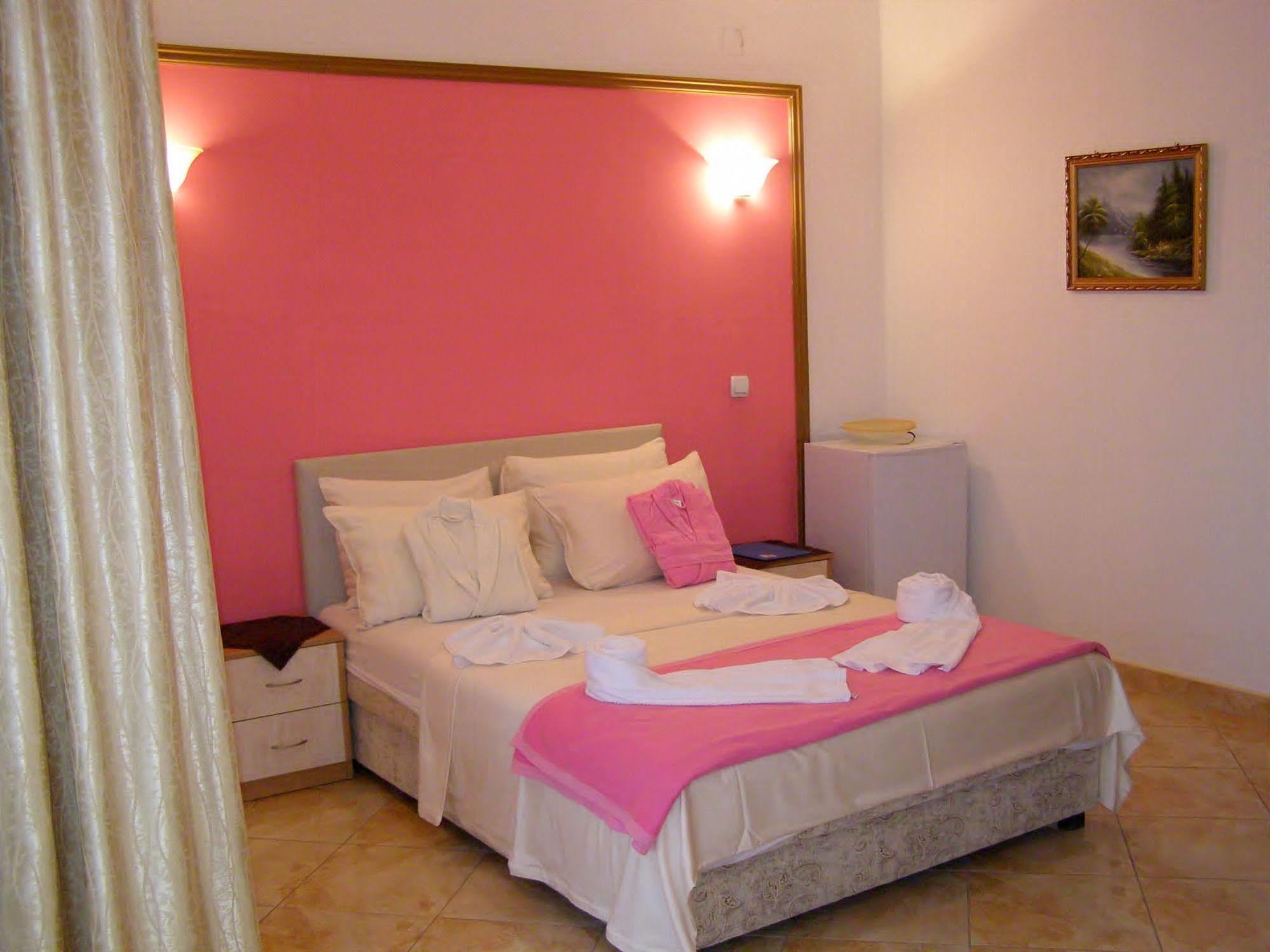 Hotel Wellness & Spa Angelo Gabriel Petrovac المظهر الخارجي الصورة